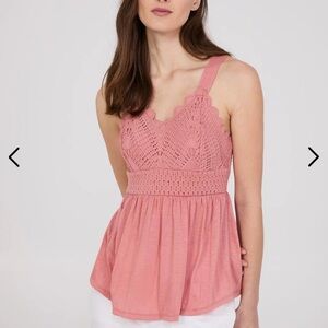 2/$10 ♥️ Suzy Shier Crochet Peplum Top